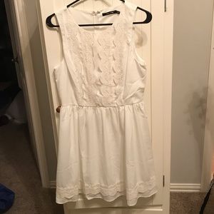 White Doe & Rae detailed lace dress